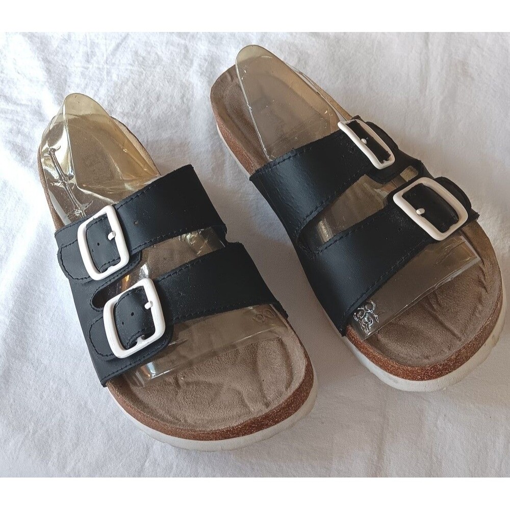 White Mountain Leather Sandals 9M Helga Flat Black White Buckles